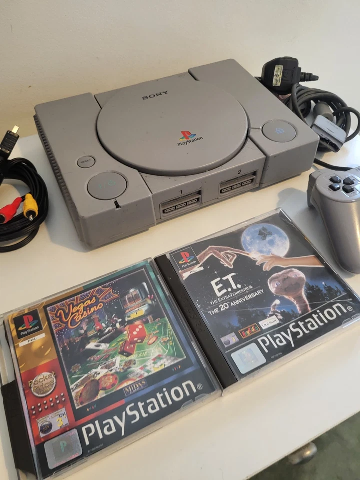Sony PlayStation 1 PS1 SCPH-5552 PAL Console Bundle Controller Cables 2 Games, photo 2 of 5