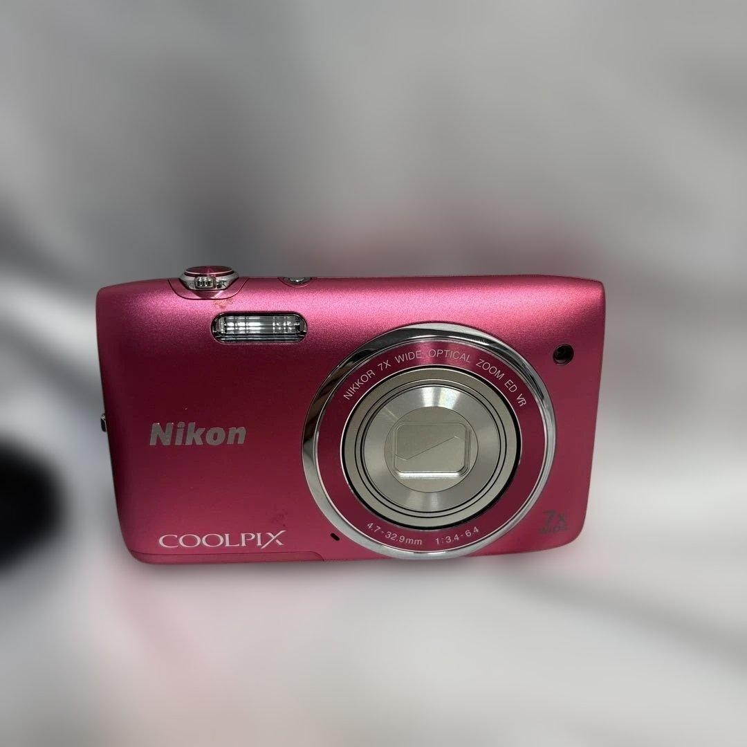 Nikon COOLPIX S3500 Raspberry Red Digital Camera with Charger 20MP