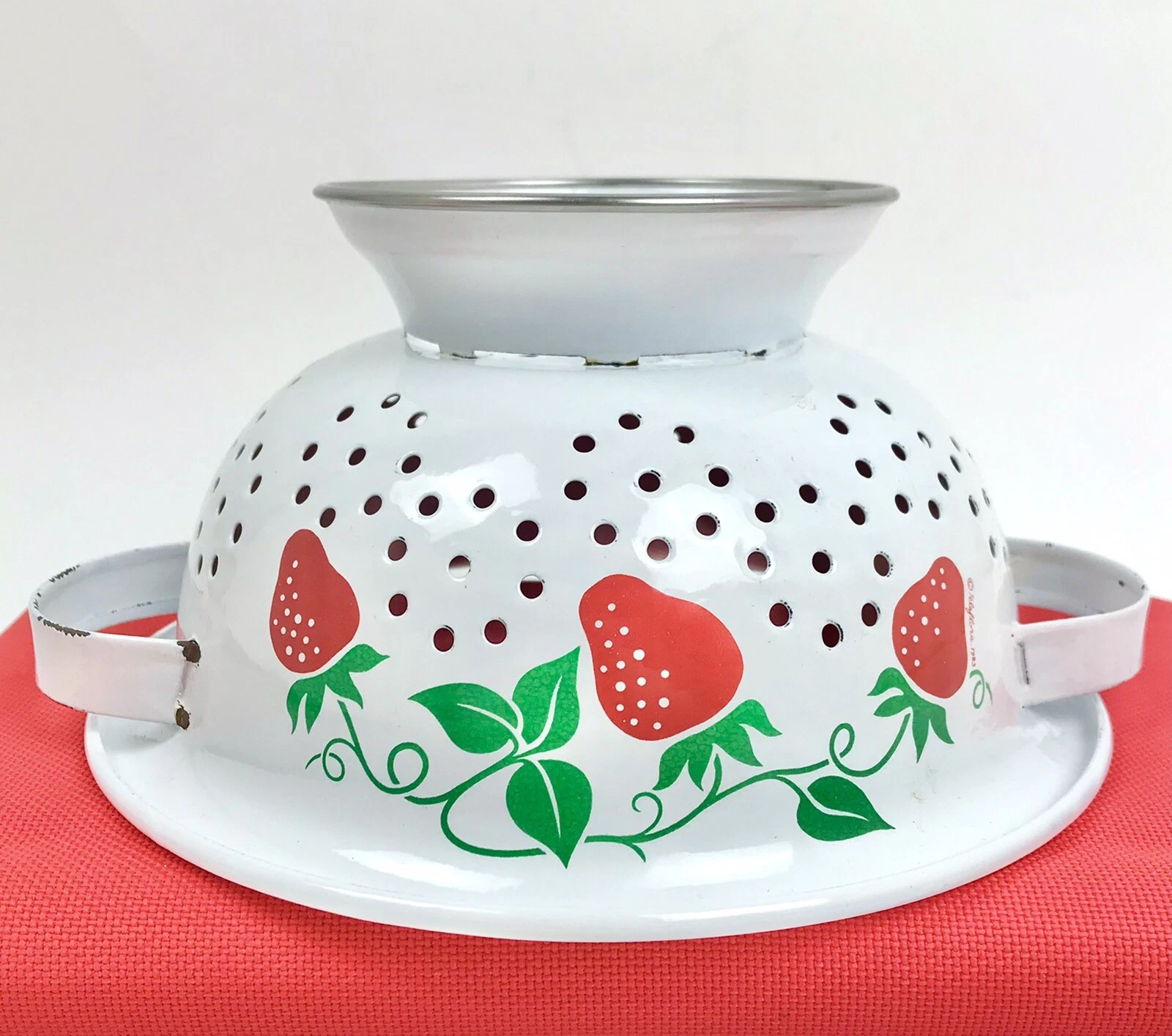Vtg 80s Strawberry Enamel Strainer Colander Farmhouse Kitchen Rustic Teleflora