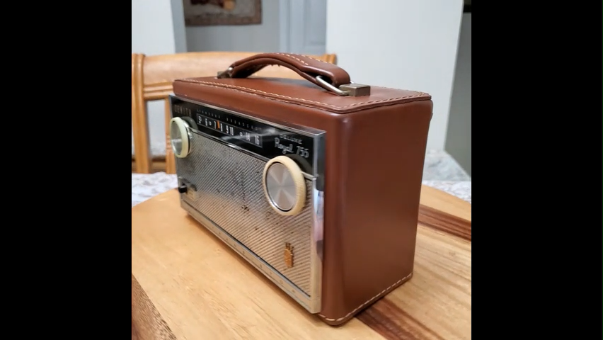 Vintage Zenith Royal 755 LK Leather Transistor Radio Works Great