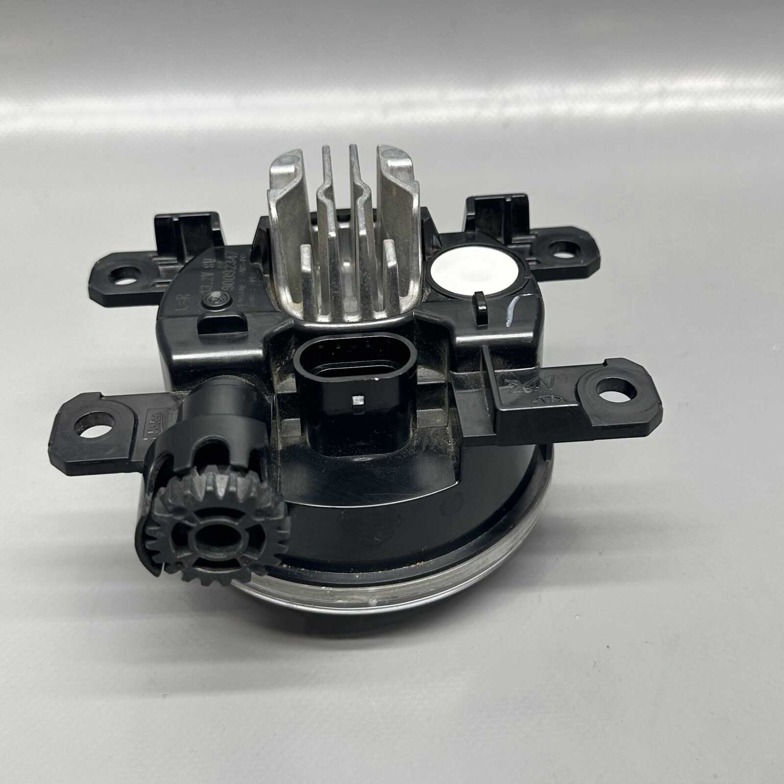 MASERATI LEVANTE FOG LIGHT LEFT RIGHT 2017 2018 2019 2020 OEM 670033497