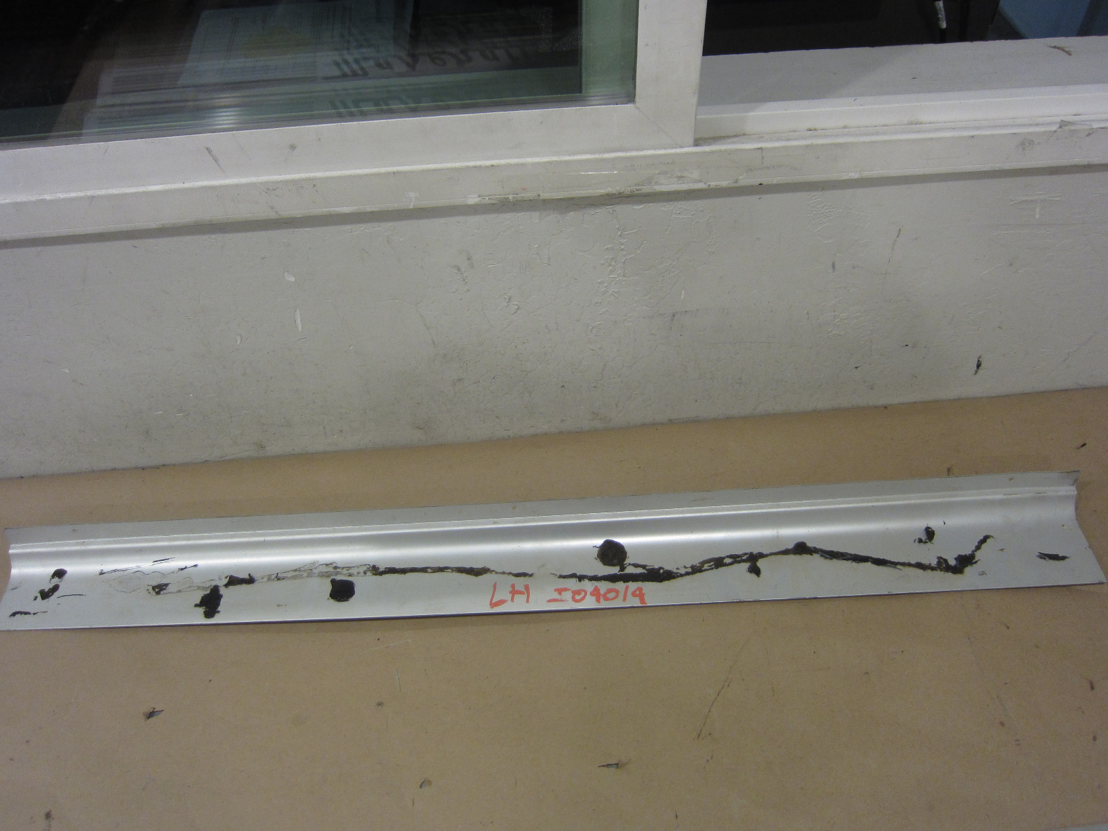Maserati 4200 - LH Sill Plate / Under Door Moulding - P/N 386100313