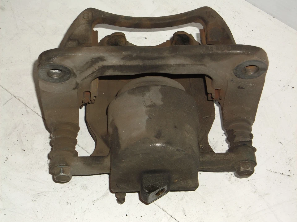 97-01 LEXUS ES300 FRONT PASSENGER RIGHT BRAKE CALIPER ASSY OEM BS608144 - Image 3 of 4