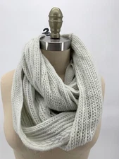 Chunky Cozy Acrylic Infinity Scarf Pale Frosted Glass Knit NWT