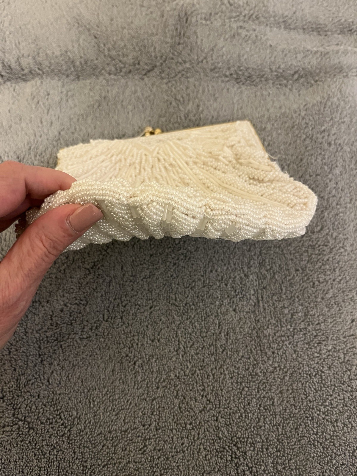 Andre Cellini White Beaded Shell Shaped Purse/Clu… - image 5