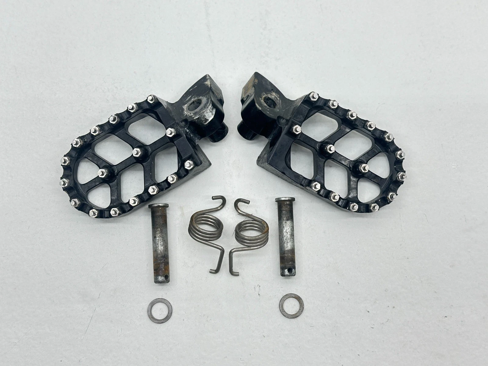 2016 Yamaha YZ450F Foot Peg Set Left Right Footrests Pedal Pegs 450F ✅