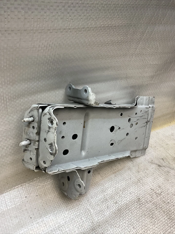 INFINITI FX35 FX37 FX50 QX70 2009 - 2017 原始设备制造商前左驱动框架铁路鼻切割 — 第 3/4 张图片