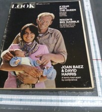 LOOK MAGAZINE MAY 5TH 1970 JOAN BAEZ & DAVID HARRIS
