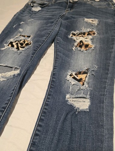 Judy Blue Size 13 / 31 Distressed Skinny Fit Jeans with Leopard Print Detail - Picture 10 of 14
