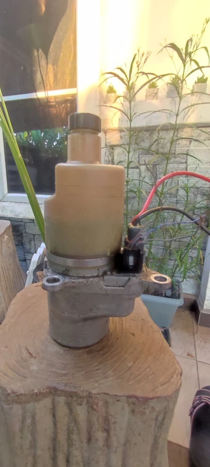 04-13 VOLVO S40 S50 C70EPS ELECTRIC POWERSTEERING (EPS) PUMP MOTOR - Image 2 of 4