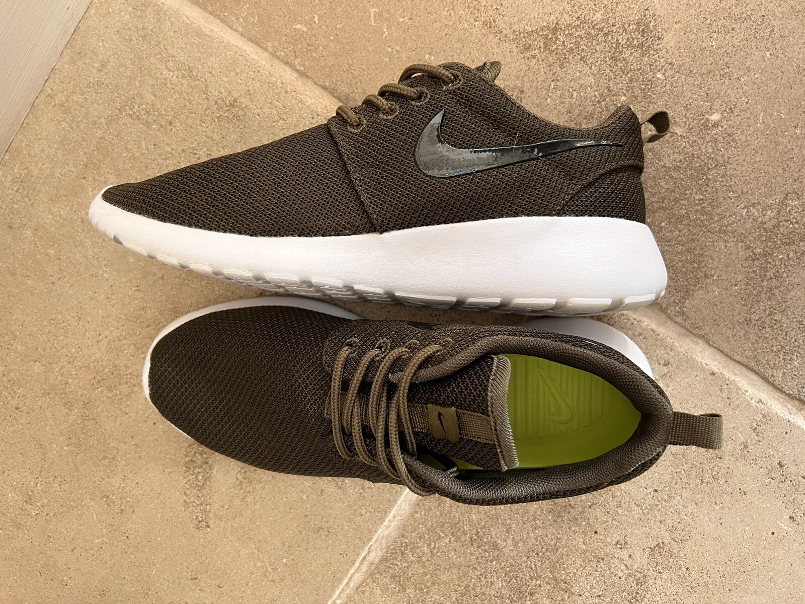 nike roshe run iguana