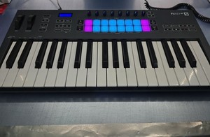 Novation FL key 37 FL STUDIO MIDI CONTROLLER Pre Owned 