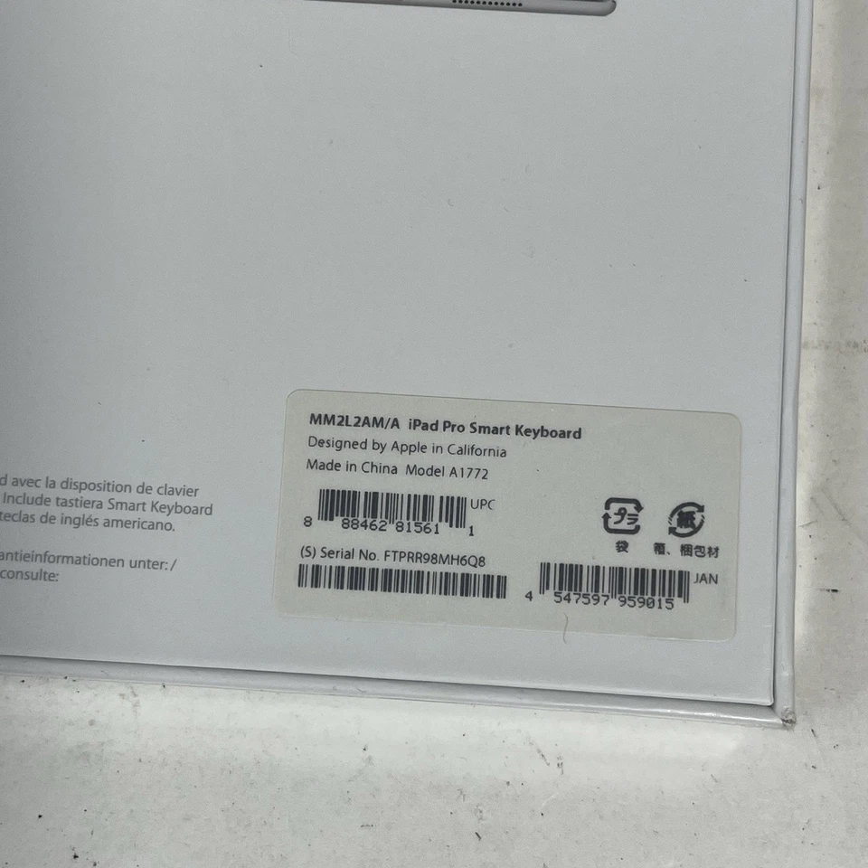 Apple Smart Keyboard for iPad Pro 9.7-inch A1772 (Black) MM2L2AMA - New Sealed - Image 3 of 3