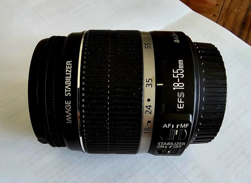 Canon EF-S 18-55mm F/3.5-5.6 IS Lens - Picture 3 of 7
