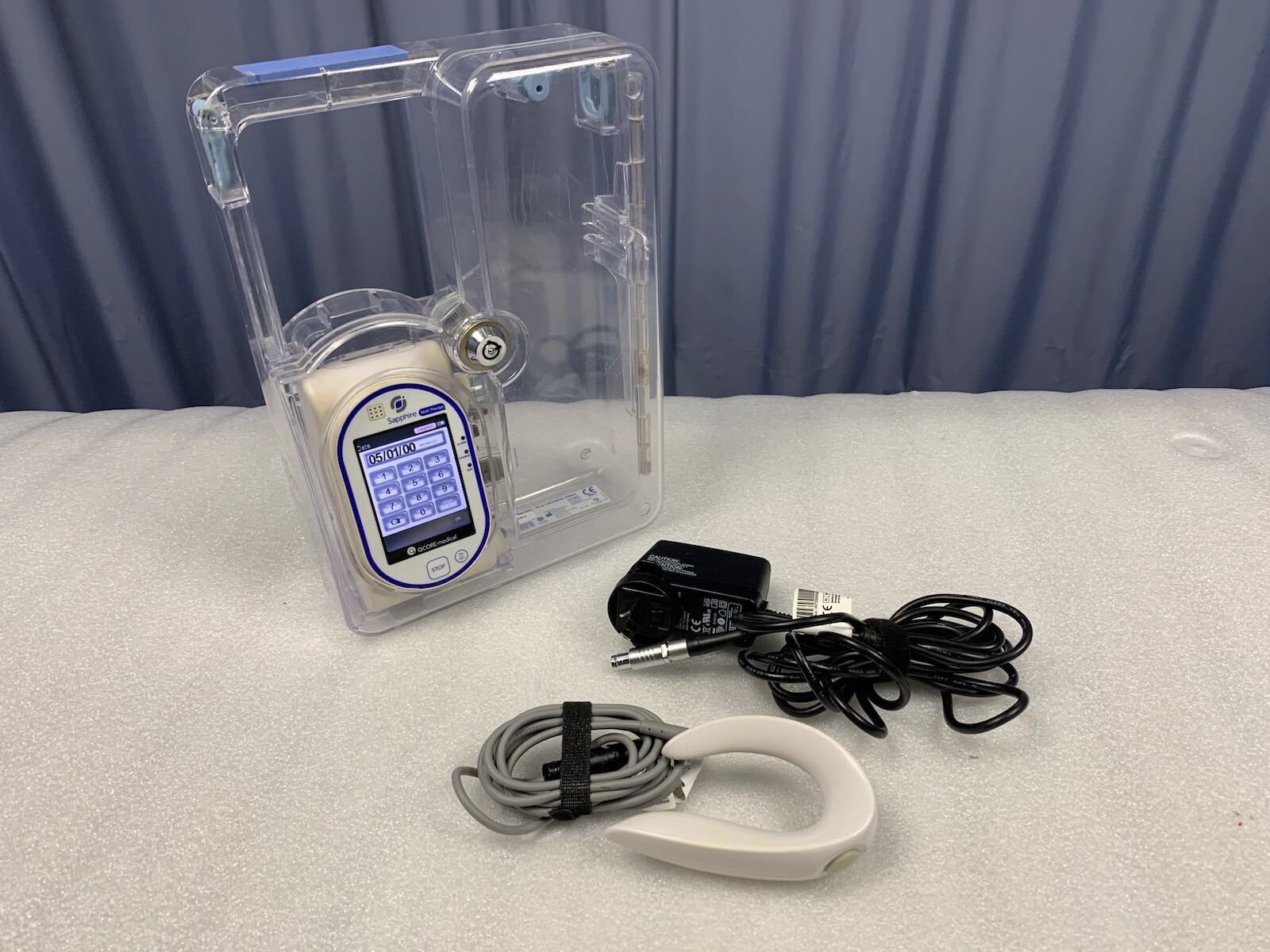 QCore Sapphire Multi Therapy Infusion Pump w PSU, Bolus Handle Lockbox