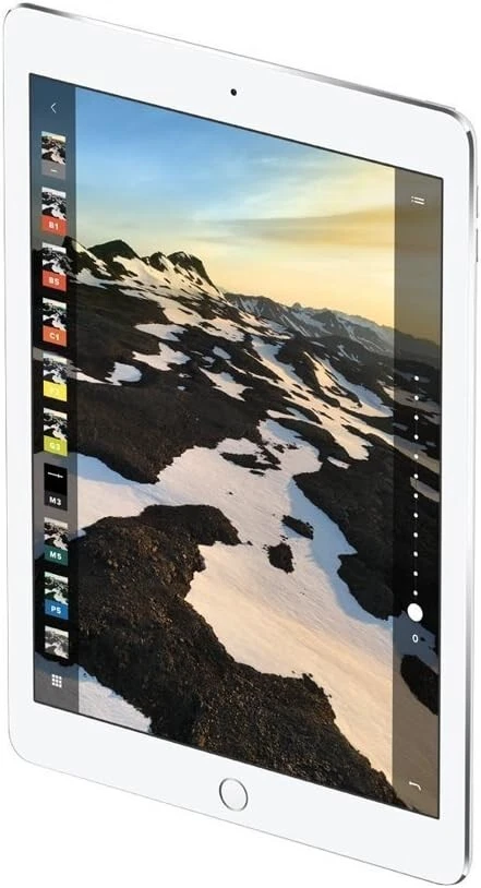 Apple iPad Pro 1st Gen. 32GB, Wi-Fi, 9.7 in - Silver - Image 3 of 4