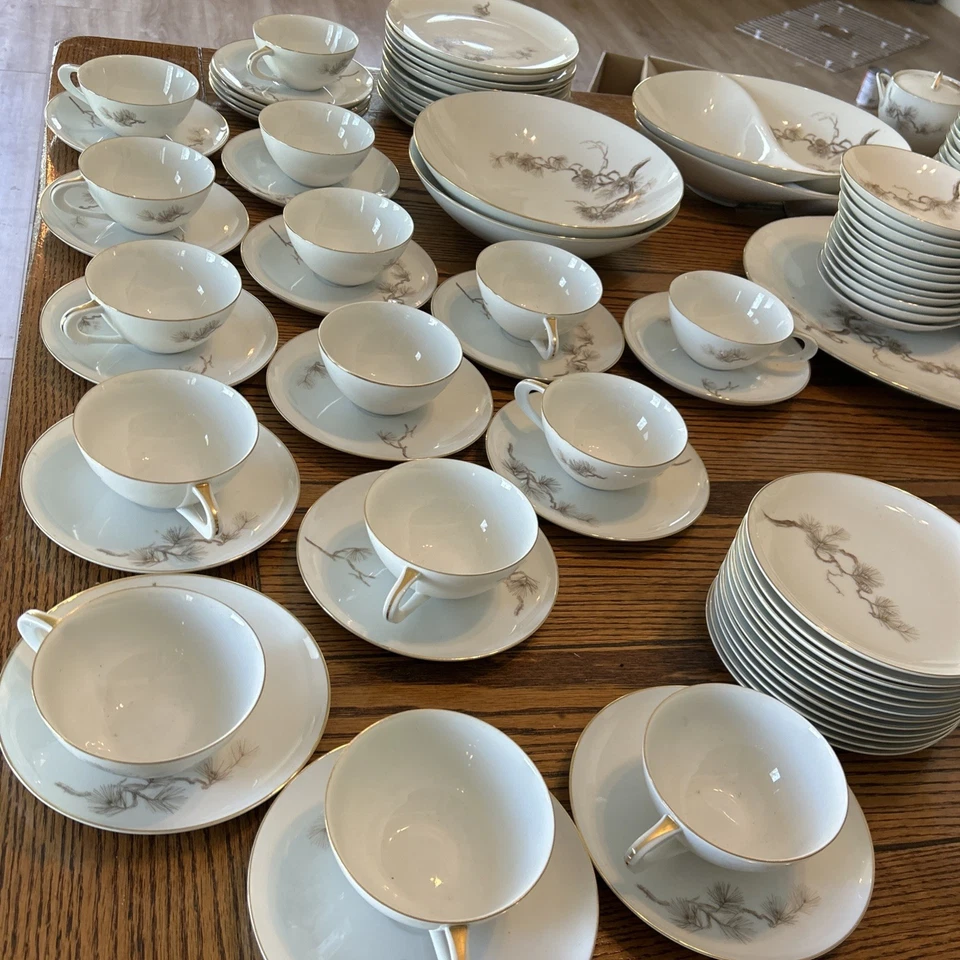 Juego de 2 tazas y platillos de té Larchmont by sango blancos con piñas marrones y ramas Foto 4 de 4