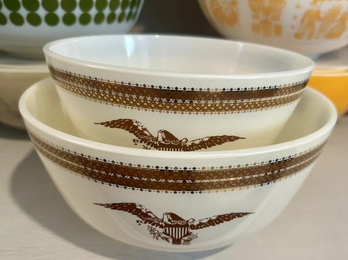 Pyrex Federal Eagle Mixing Bowl Set of 2 Vintage Nesting