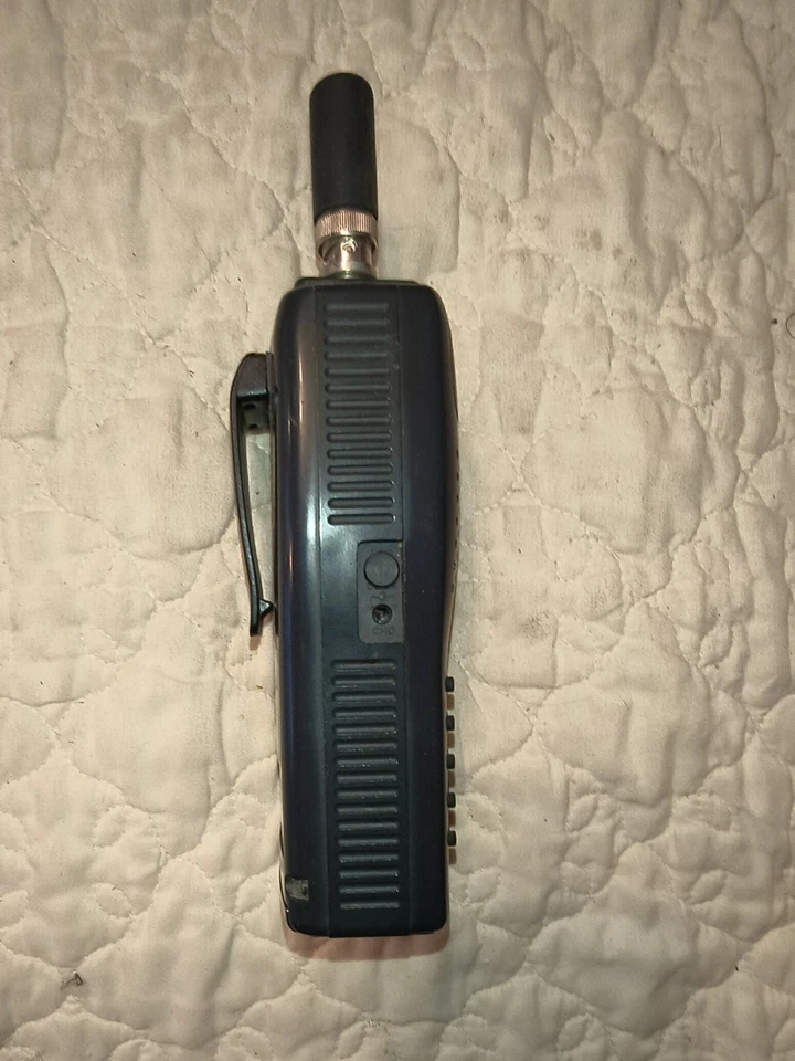 RadioShack PRO-60 Racing Radio  (200-Channel) 800Mhz Scanner TESTED - Image 2 of 4