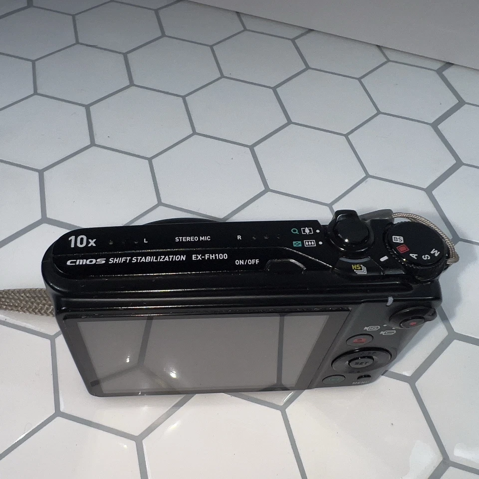 Casio EXILIM EXFH100 10MP Digital Camera battery Charger Small Defect In Screen - Image 4 of 4