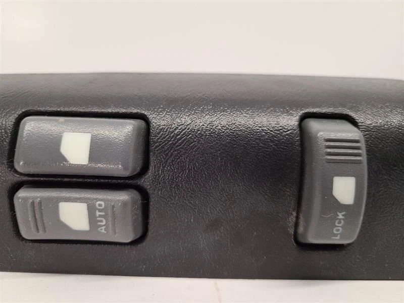 Interruptor de puerta principal delantero GMC BLAZER S10 JIMMY S15 LH 1999-05 Foto 4 de 4