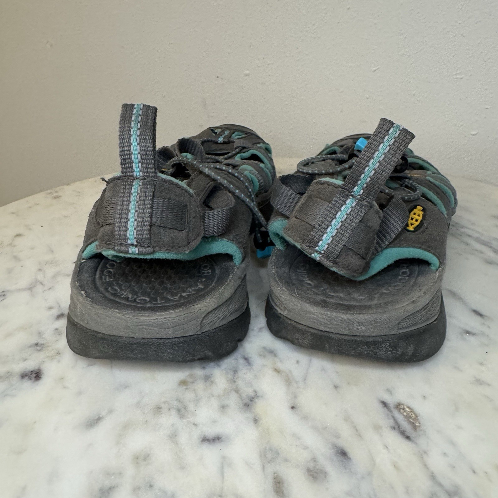 Scarpe sandali impermeabili Keen Whisper taglia 6 grigio blu sport acquatici E1