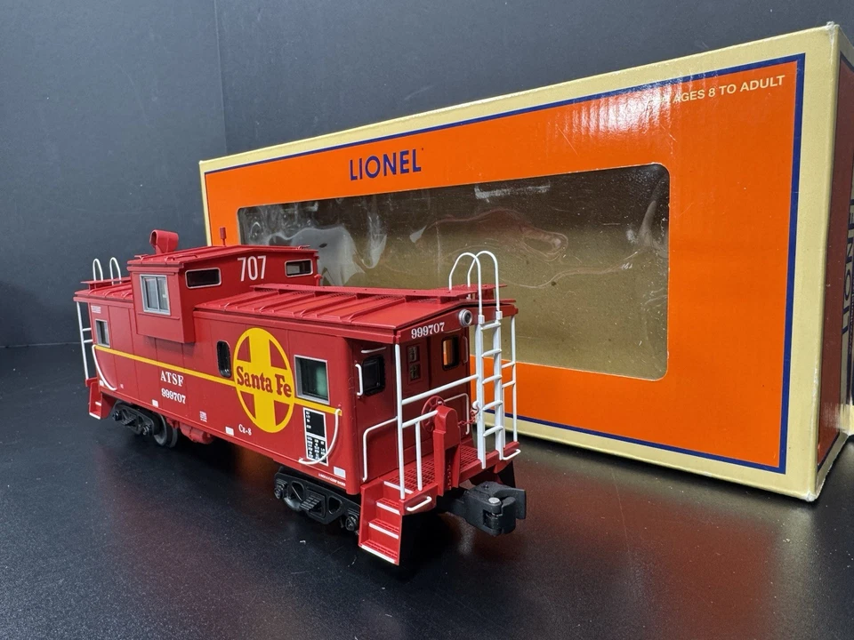 Lionel 6-17680 Santa Fe extended vision smoking caboose #999707 LNIB - Image 4 of 4