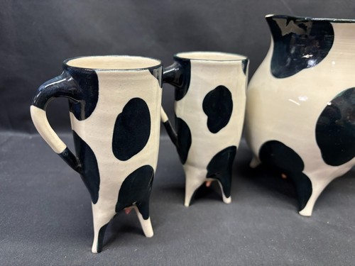 5 Piece Lot ~ Vintage "COW" 48 oz Pitcher and (4) Footed Mugs ~ 5 1/2" Tall - Picture 2 of 9