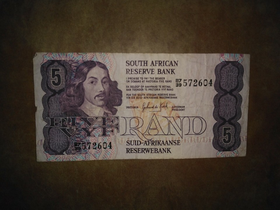 Lot of Worldwide Banknotes (5 Rand & 100000 Dinaras & 1 Lempira & 100 ...