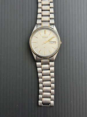 Vintage Seiko Watch Men Silver Tone Day Date 34mm 8123-8009