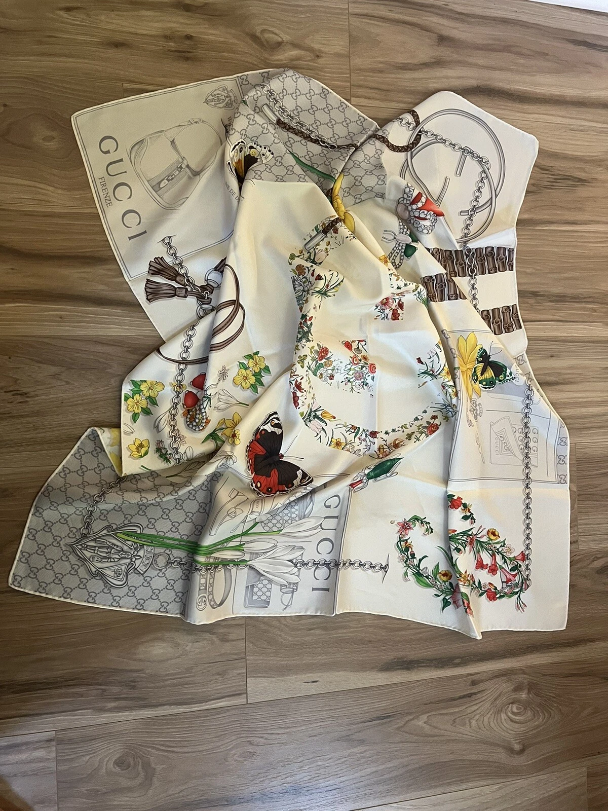 Écharpe en soie Gucci femme