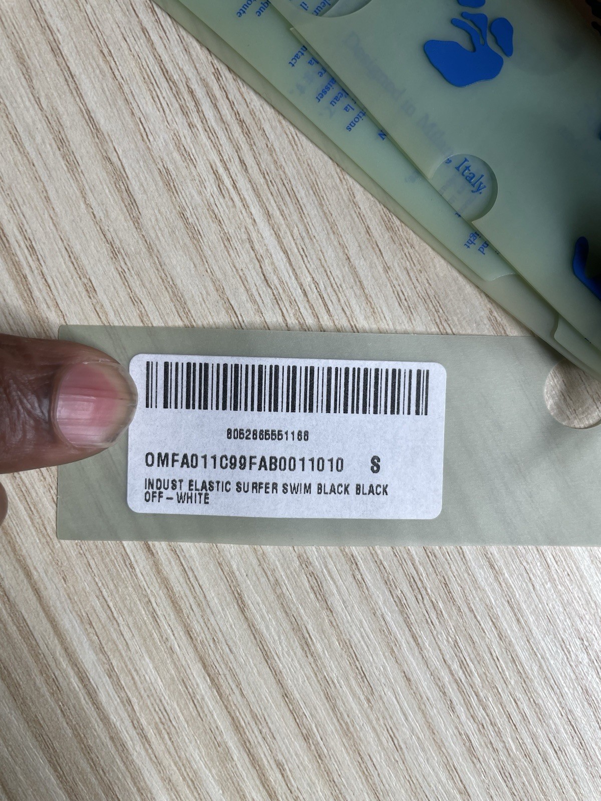 Off White Shorts Size Small - image 4