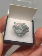 blaue Turmaline indigolith Edelstein, mit Glimmer, Mineralien, Schmuckstein