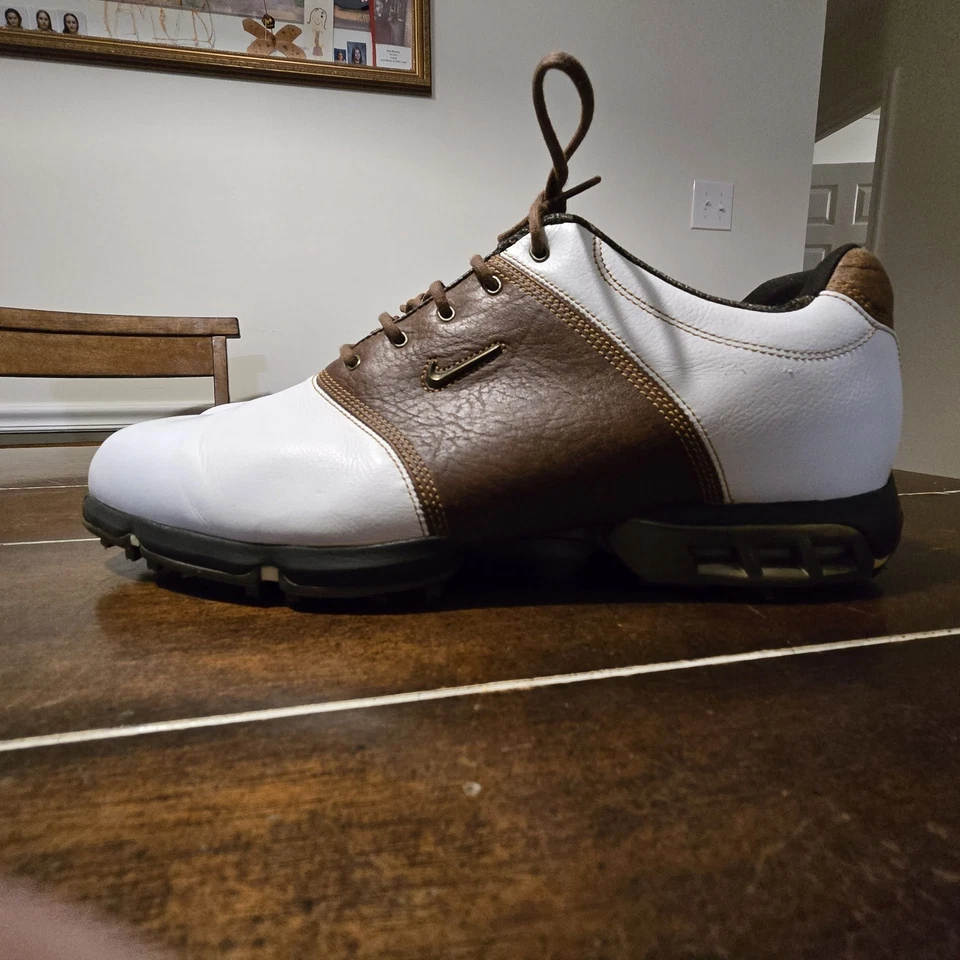 Zapatos de golf Nike Sport Performance tacos para hombre 11 blanco/marrón TAC Foto 2 de 4