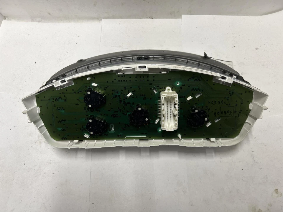 Mitsubishi Envavor 2004 velocímetro clúster 4x4 66 k millas OEM 04 Foto 2 de 3