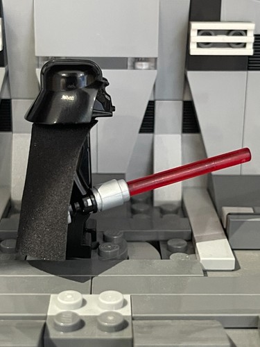 New LEGO Star Wars Darth Vader - Trans-Red Light-Up Lightsaber Minifigure sw0117 - Picture 3 of 8