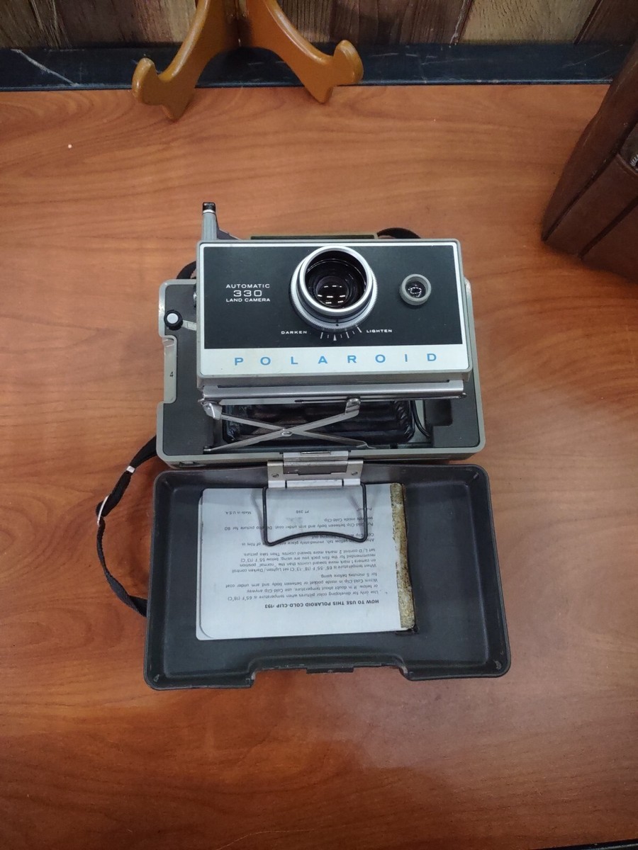 Polaroid Automatic 330 Land Camera w/ Case Cold Clip