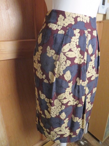 Boden size 12 skirt blue floral pockets below knee soft elegant classic leaves - Picture 2 of 11