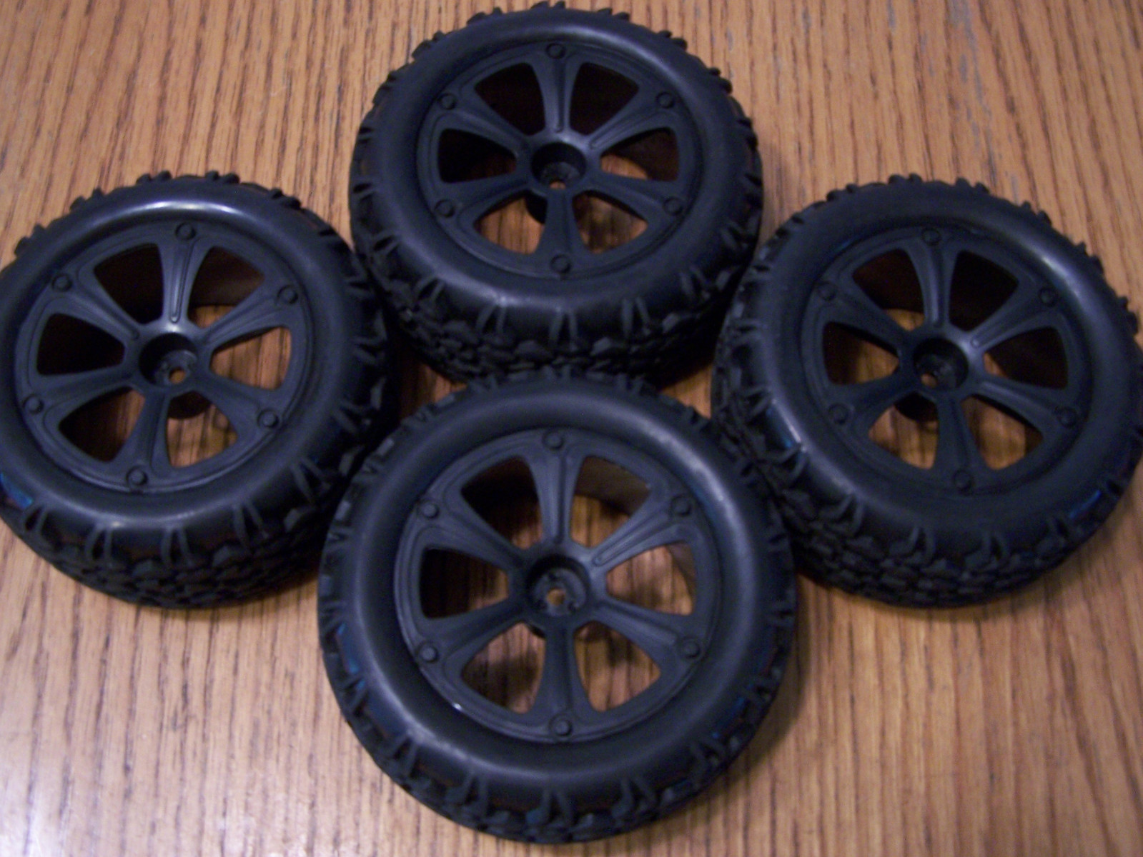 Set of 4 Redcat Racing Blackout XTE Pro Truck Tires & Black 6 Spoke 12mm Wheels