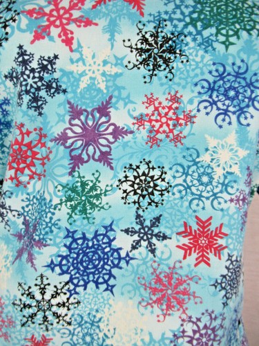 Womens Simply Basic Scrub Top Shirt Blue Snowflakes Medium M EUC - Picture 2 of 5