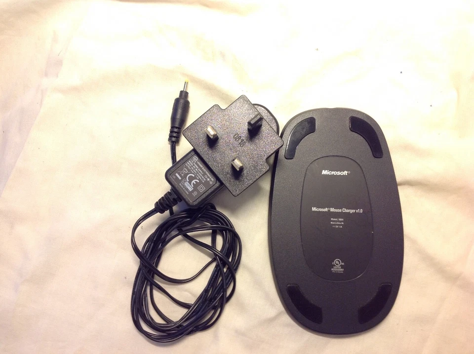 Microsoft 1064 V1.0 Charger Mouse 8000 laser Wireless+Power adapter 100-240V-M16 - Image 4 of 4