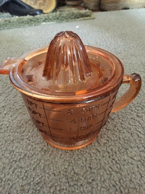 Pink Glass Art Deco Juicer /& 2 Cup Measuring Cup