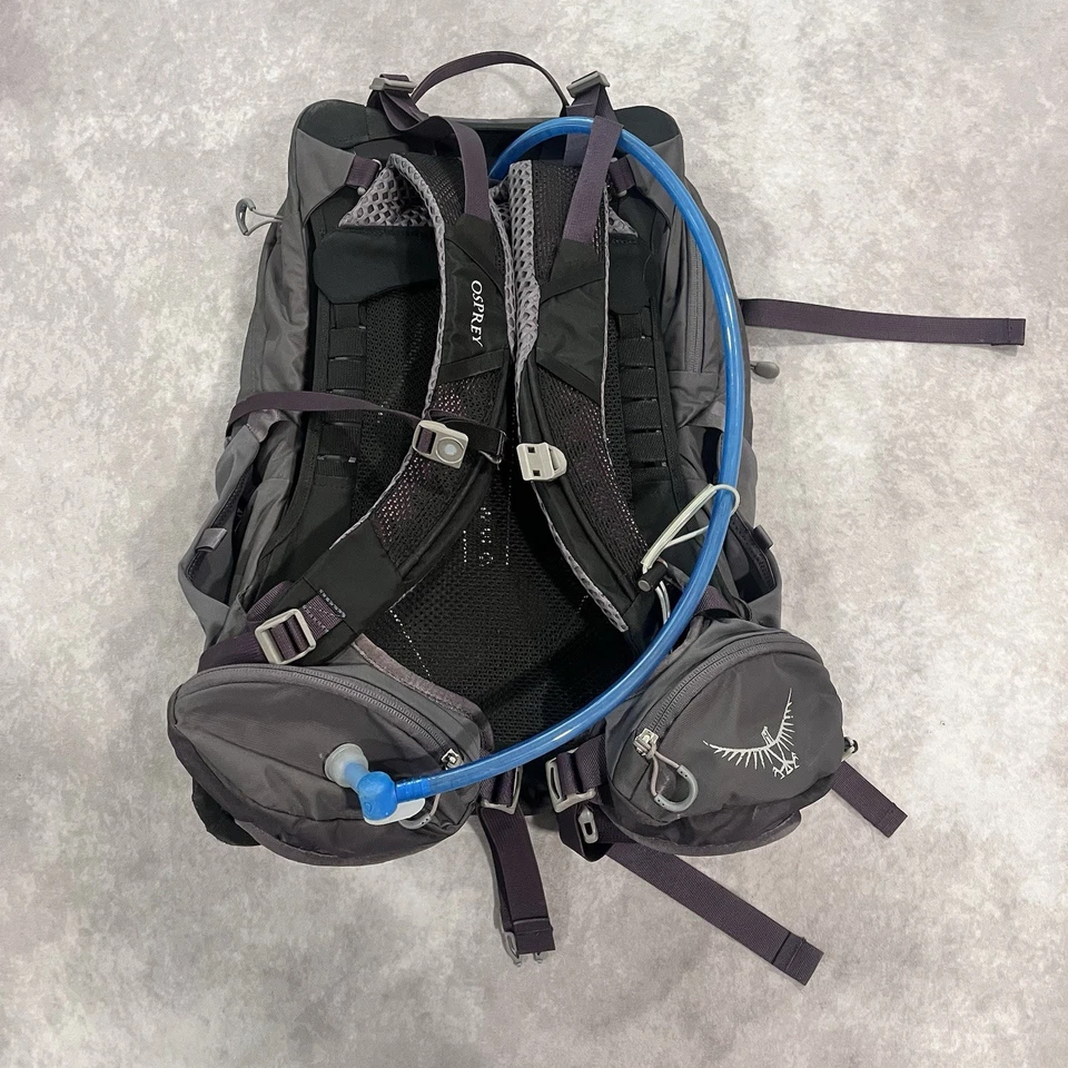 Mochila de Senderismo Osprey Packs Mira 22 - Para Mujer Gris/Púrpura Vejiga Sin Cubierta para Lluvia Foto 2 de 4