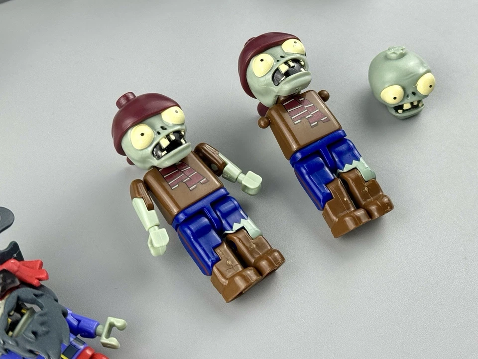 K'Nex Plants Vs Zombies Figures/Pieces Lot with Some Accessories Captain Zombie - Image 4 of 4