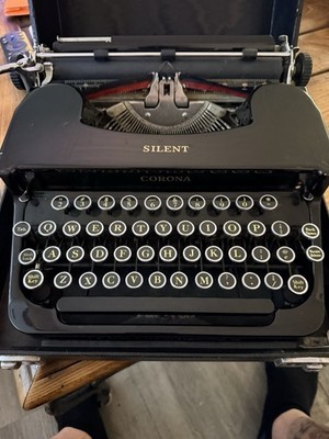 Smith-Corona Silent Vintage Portable Typewriter GREAT CONDITION