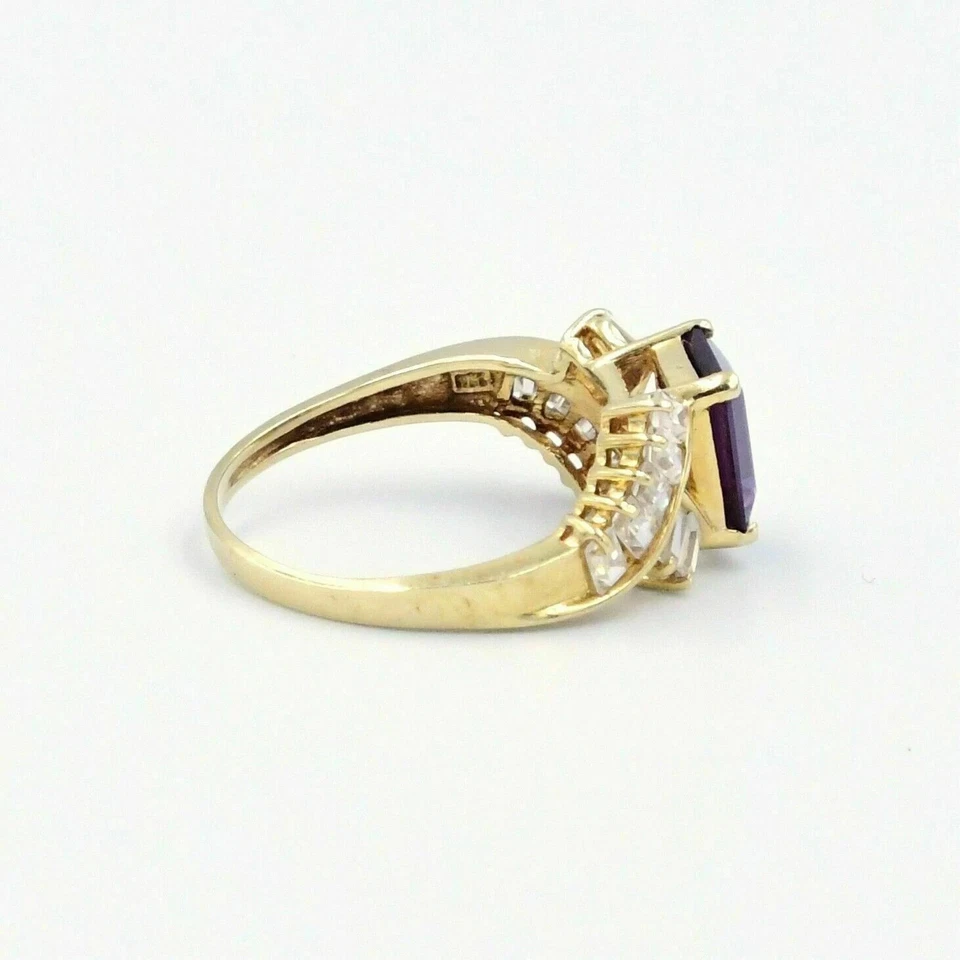 Anillo de compromiso solitario de amatista y diamante talla esmeralda de 3 quilates de oro amarillo de 14 quilates Foto 4 de 4