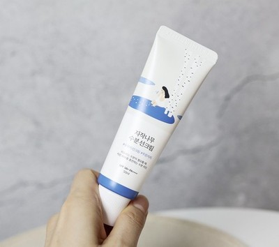 Round lab birch juice moisturizing sun cream SPF50 50ml k-beauty