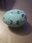 WESTMORELAND Glass Egg Trinket Box Signed Small Chip Estate JJ#17 — photo 2