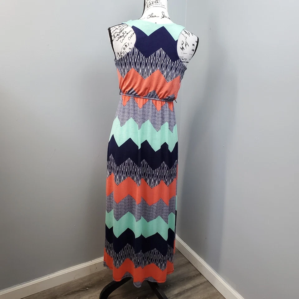 Maxi Vestido Largo Tres Corazones Rosa Niñas Talla 16 Multi Estampado Chevron Cintura Cintada Foto 2 de 4