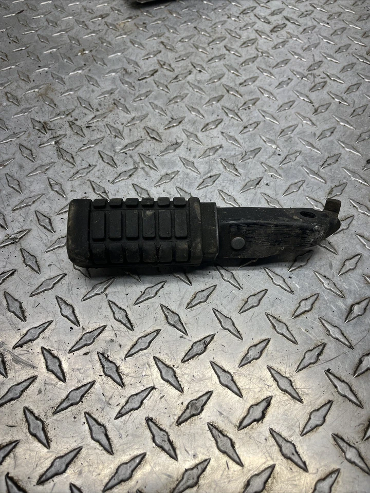 Par de estriberas traseras izquierda y derecha Honda cmx250C Rebel 1986 Foto 3 de 4